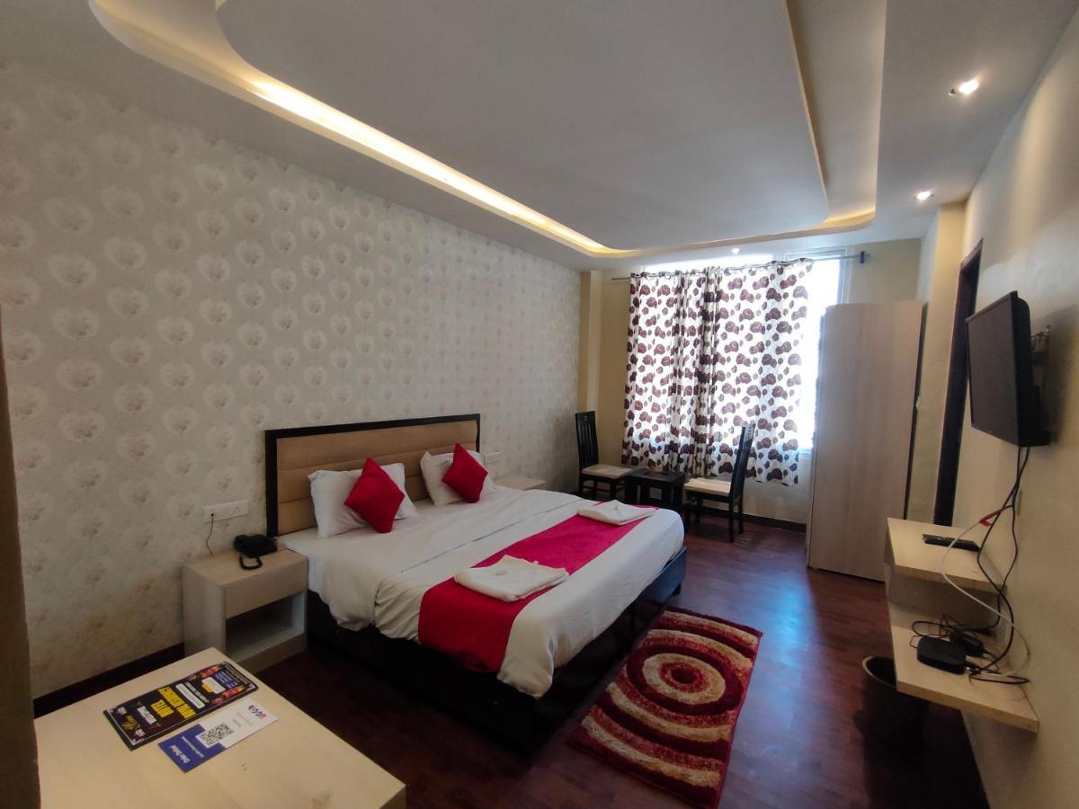 Hotel Royal Residency Манали Экстерьер фото