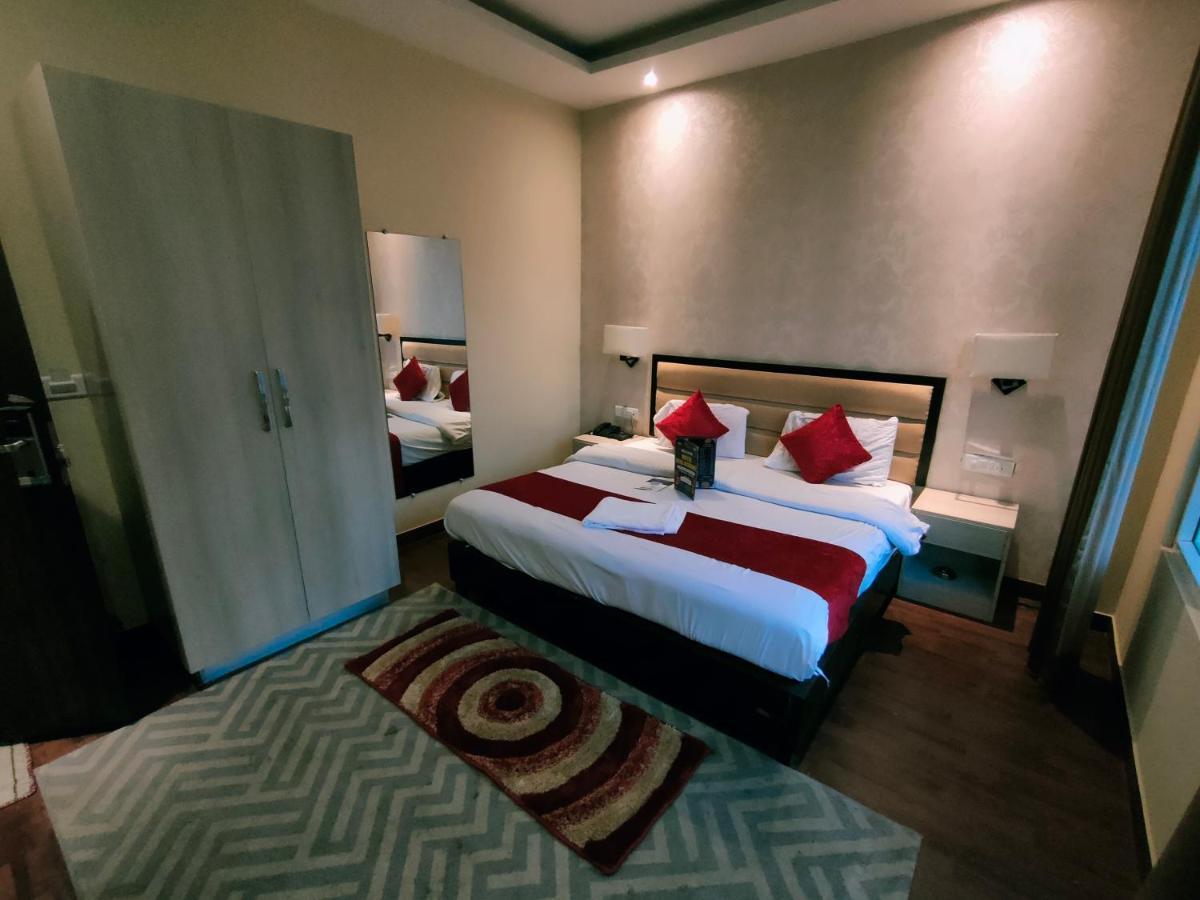 Hotel Royal Residency Манали Экстерьер фото